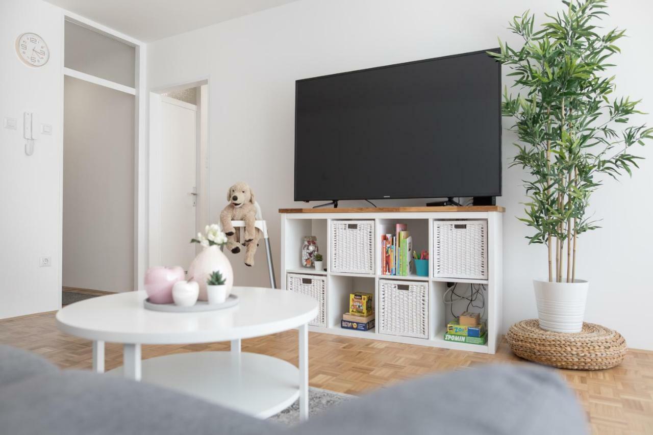 Family Apartment With Garden ลูบลิยานา ภายนอก รูปภาพ