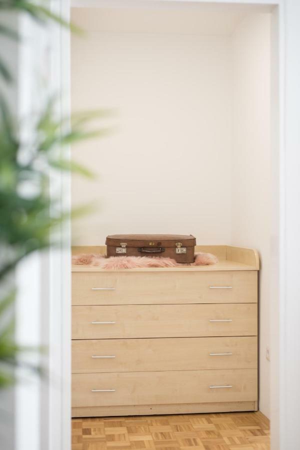 Family Apartment With Garden ลูบลิยานา ภายนอก รูปภาพ